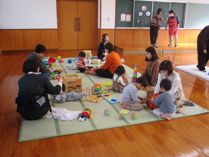 おもちゃで遊ぼう！