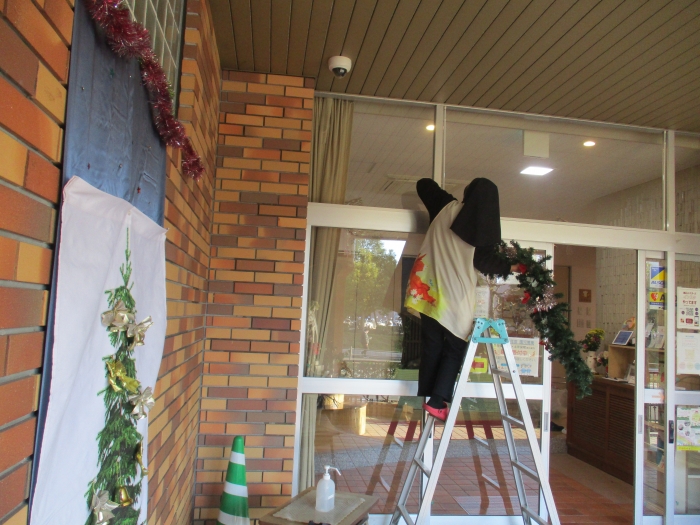 正面玄関も待降節仕様になりました！