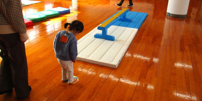 平均台あそび☆足を揃えてからスタートできたよ！