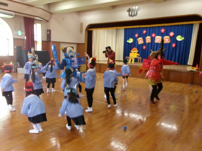 鬼を狙って「おには、そと～」