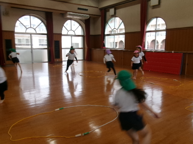 グルグル鬼ごっこ