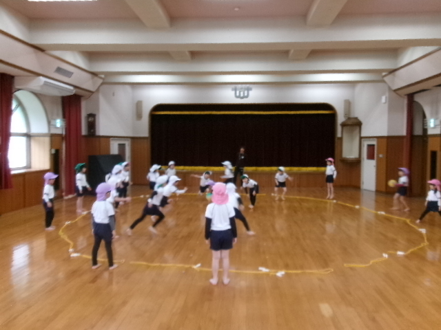 ボールに当たらないように！爆弾ゲーム