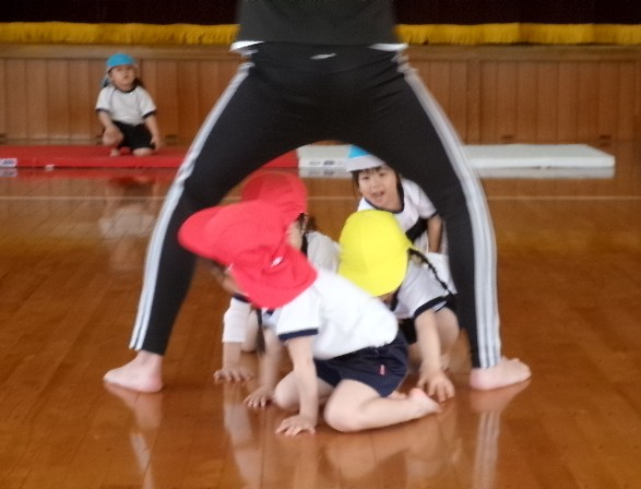 トンネルくぐって～